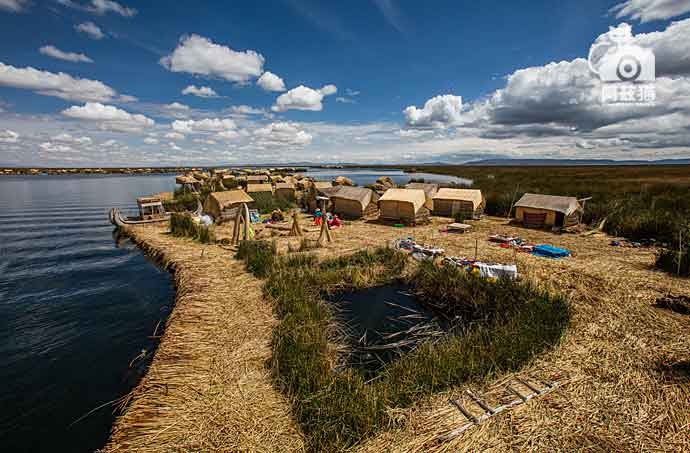 Bo toc Unos song tren dao noi ho Titicaca qua anh-Hinh-3